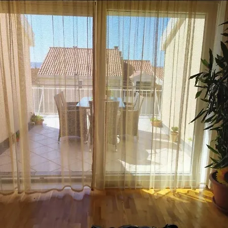 Andela Apartment Podgora