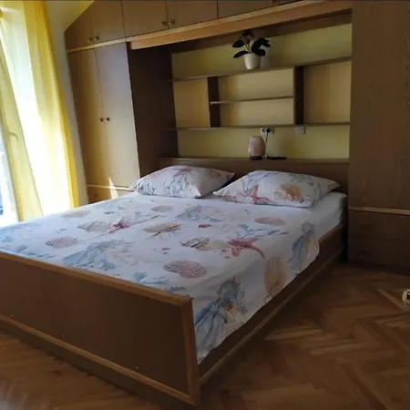 Andela Apartment Podgora