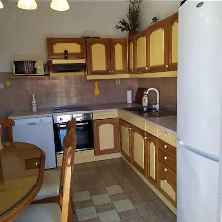 Andela Apartment Podgora